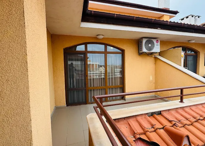 Sunny Dreams A 26 One Bedroom Big Balcony *